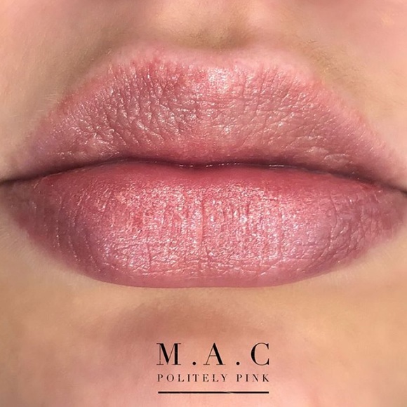 MAC Lustre Lipstick- Politely Pink (Discont.) - Picture 2 of 10